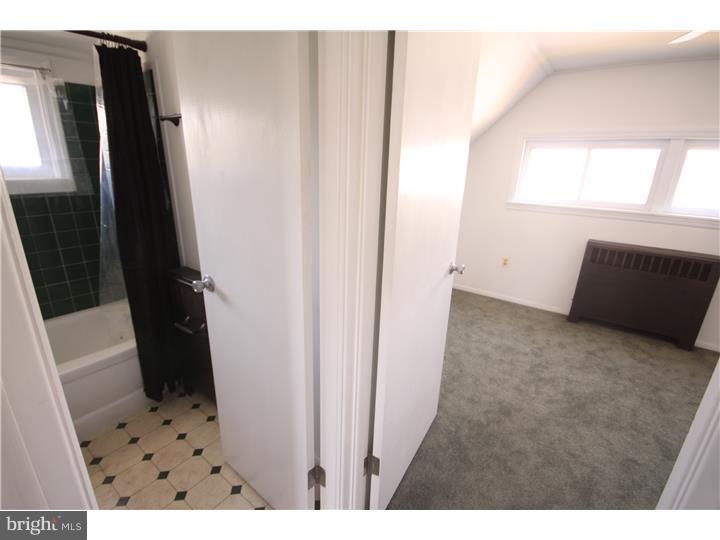 35 Iris Road Levittown, PA 19057 - Photo 12 of 20 Gallery Image 12