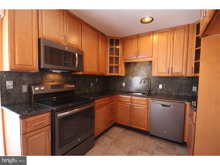 35 Iris Road Levittown, PA 19057 - Photo 5 of 20 Kitchen