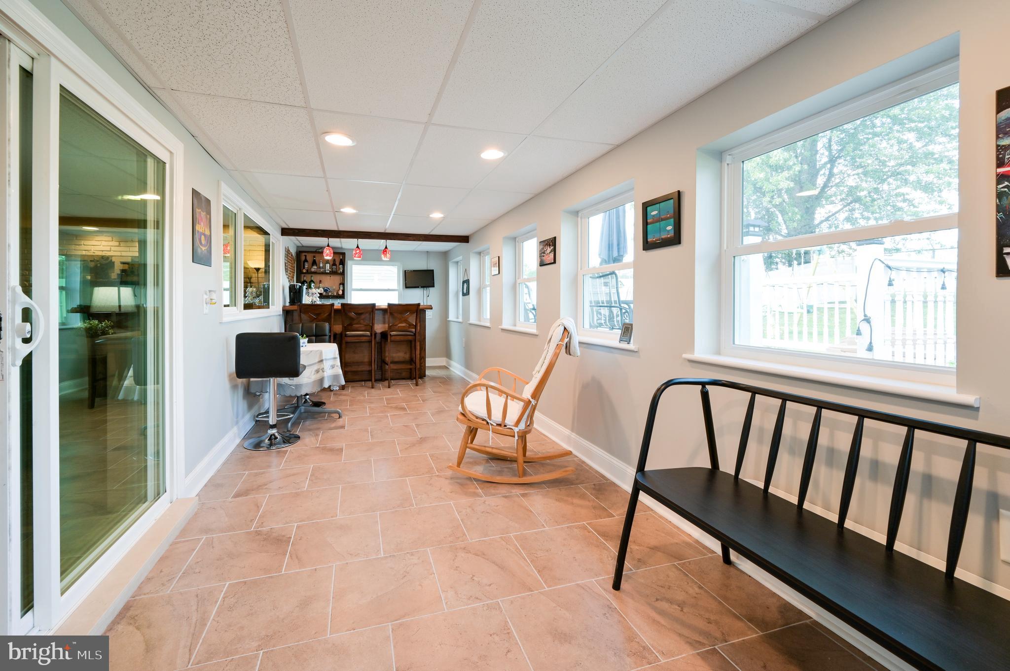 573 Byron Road Warminster, PA 18974 - Photo 8 of 21 Sun Room w/Bar