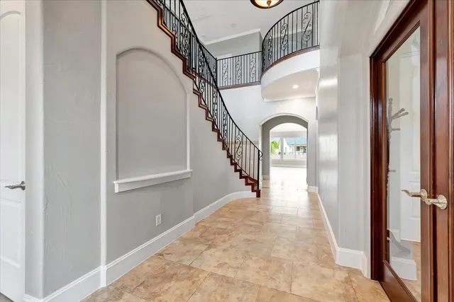 a view of a hallway with a entryway