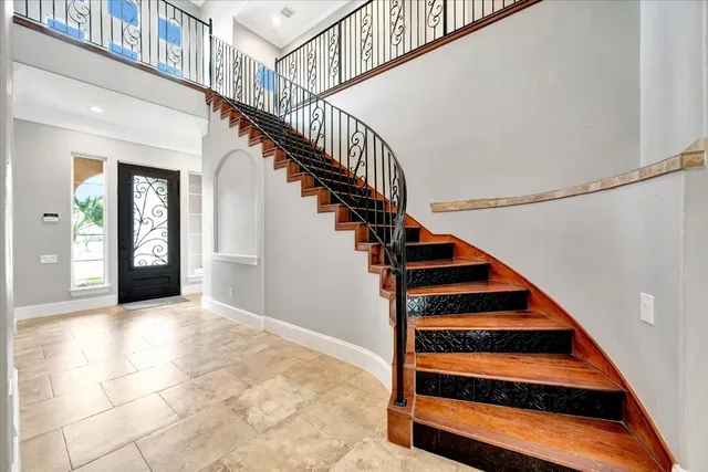 a view of entryway and hall