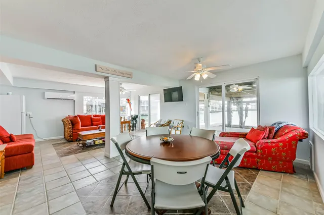 $3,500 | 16542 East Bayside Way, Galveston, TX 77554