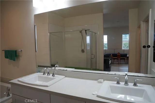 a view of a livingroom with an empty space