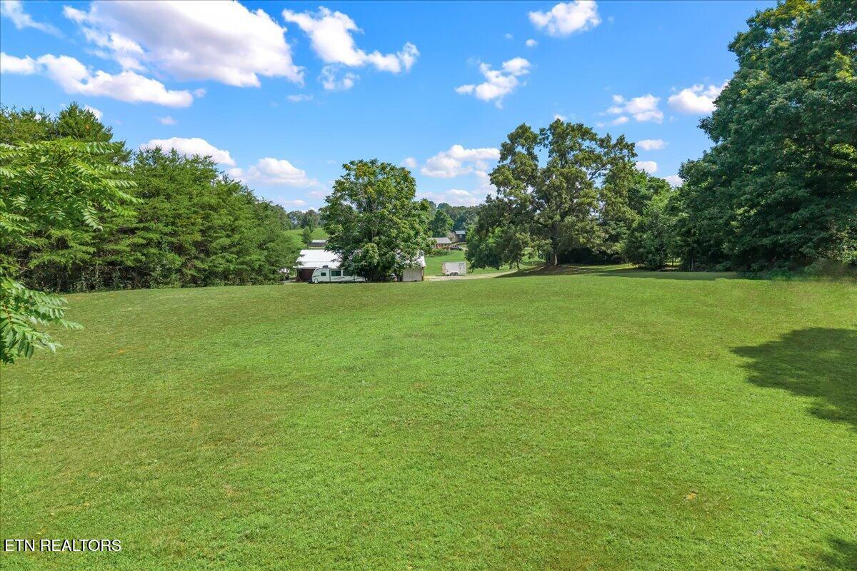 222-225 Summit Road Madisonville, TN 37354 - Photo 4 of 46 24-222 Summit Rd-24