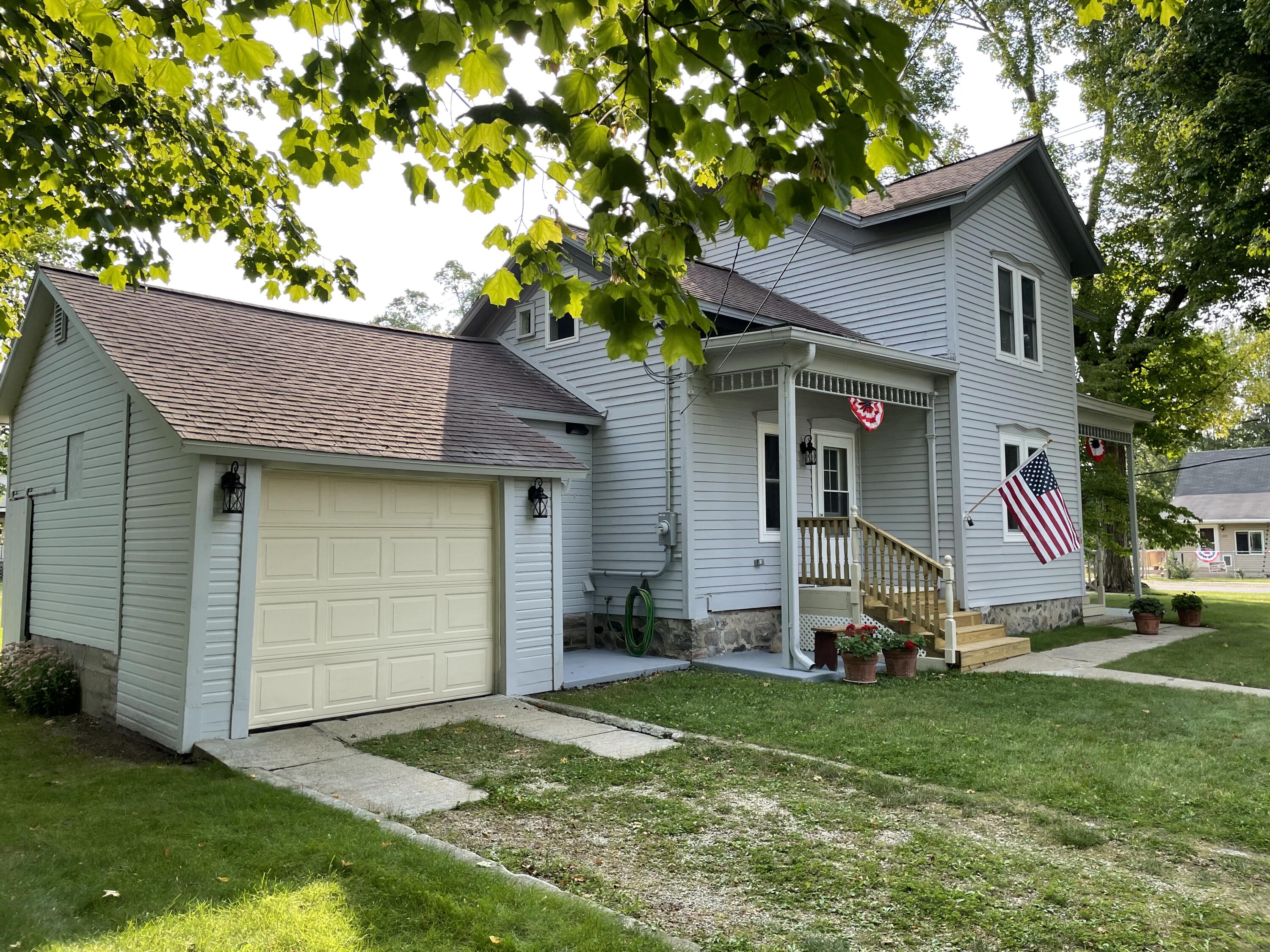 408 Romine Street Colon, MI 49040 - Photo 1 of 23 2547E79C-9DA9-40C3-AFA1-9A0FAC1EBEFB