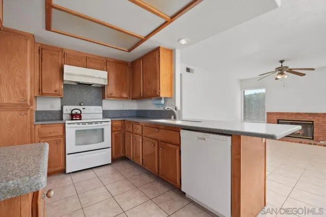 $1,049,000 | 5070 Chalet Drive, Oceanside, CA 92057