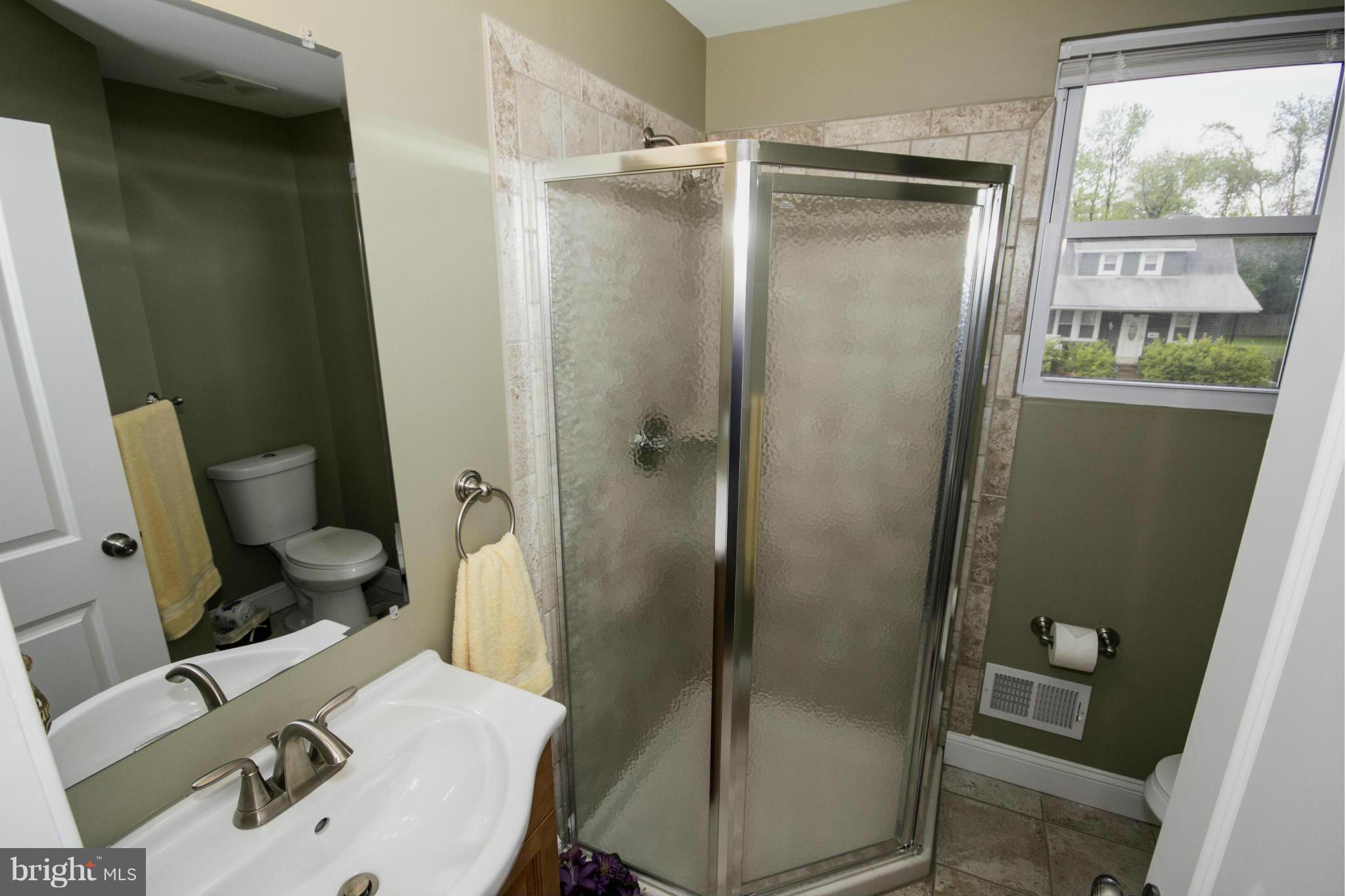4512 Raspe Avenue Baltimore, MD 21206 - Photo 21 of 25 Bath