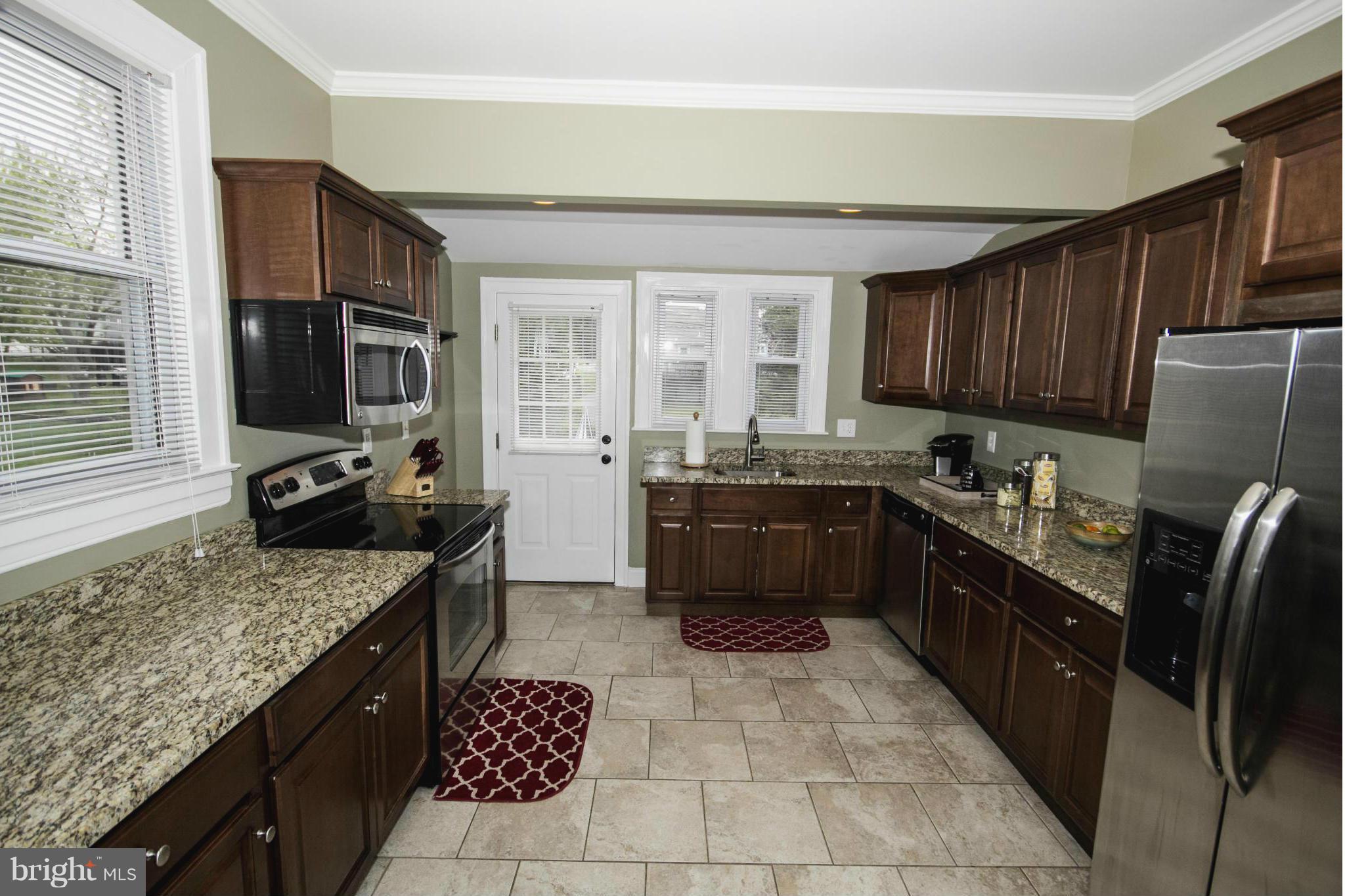 4512 Raspe Avenue Baltimore, MD 21206 - Photo 9 of 25 Kitchen