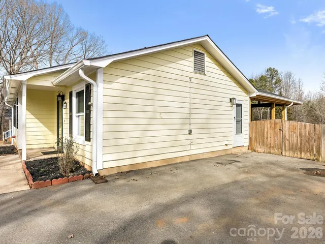 a view of a house with a garage