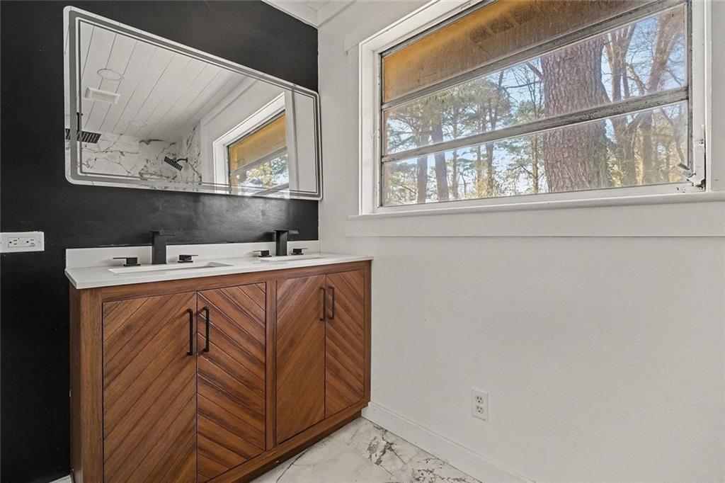 1933 Glen Echo Drive Decatur, GA 30032 - Photo 13 of 27