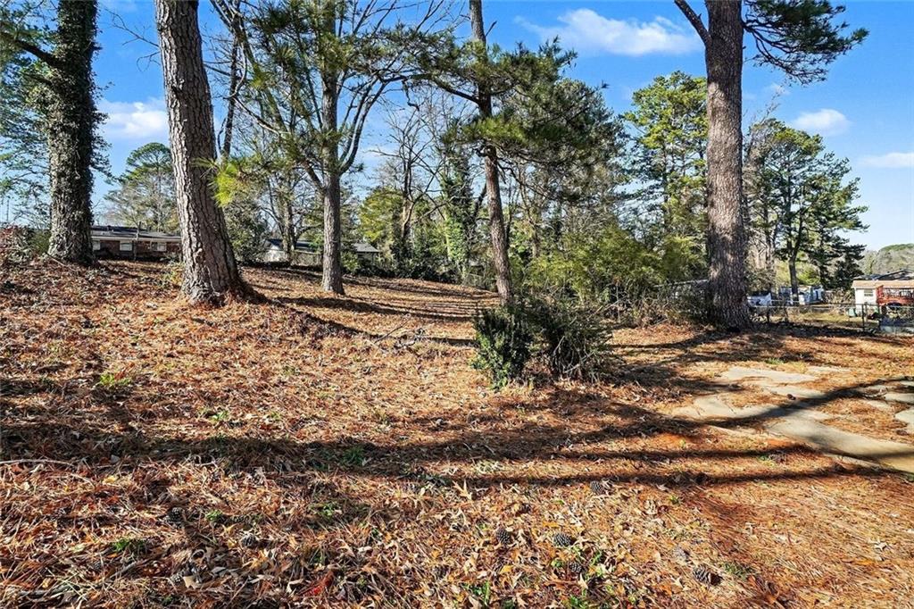 1933 Glen Echo Drive Decatur, GA 30032 - Photo 23 of 27