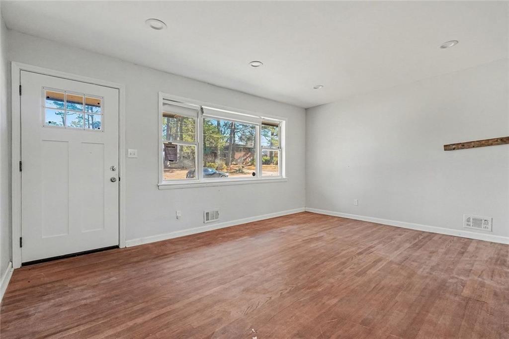 1933 Glen Echo Drive Decatur, GA 30032 - Photo 5 of 27