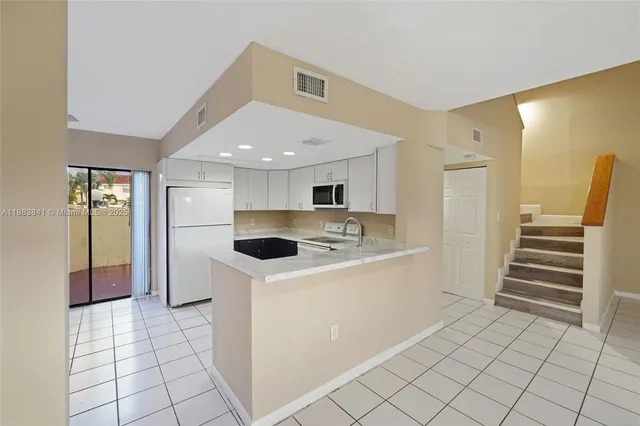 $2,190 | 3208 San Remo Circle, Homestead, FL 33035