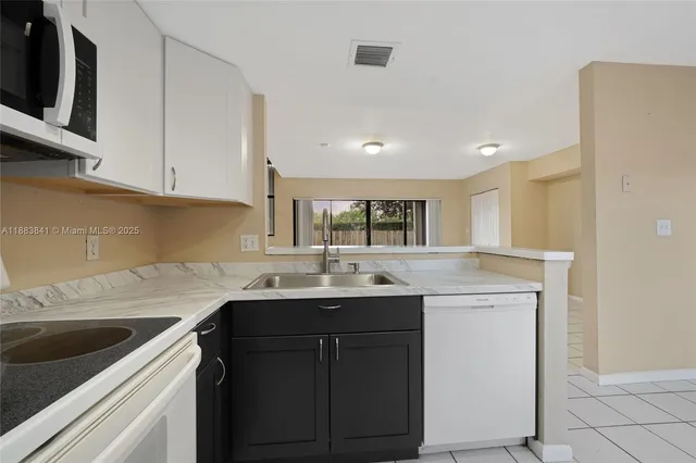 $2,190 | 3208 San Remo Circle, Homestead, FL 33035