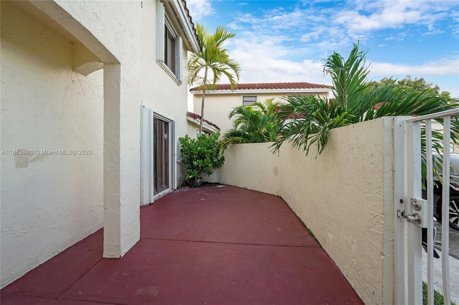 3208 San Remo Circle Homestead, FL 33035 - Photo 4 of 62