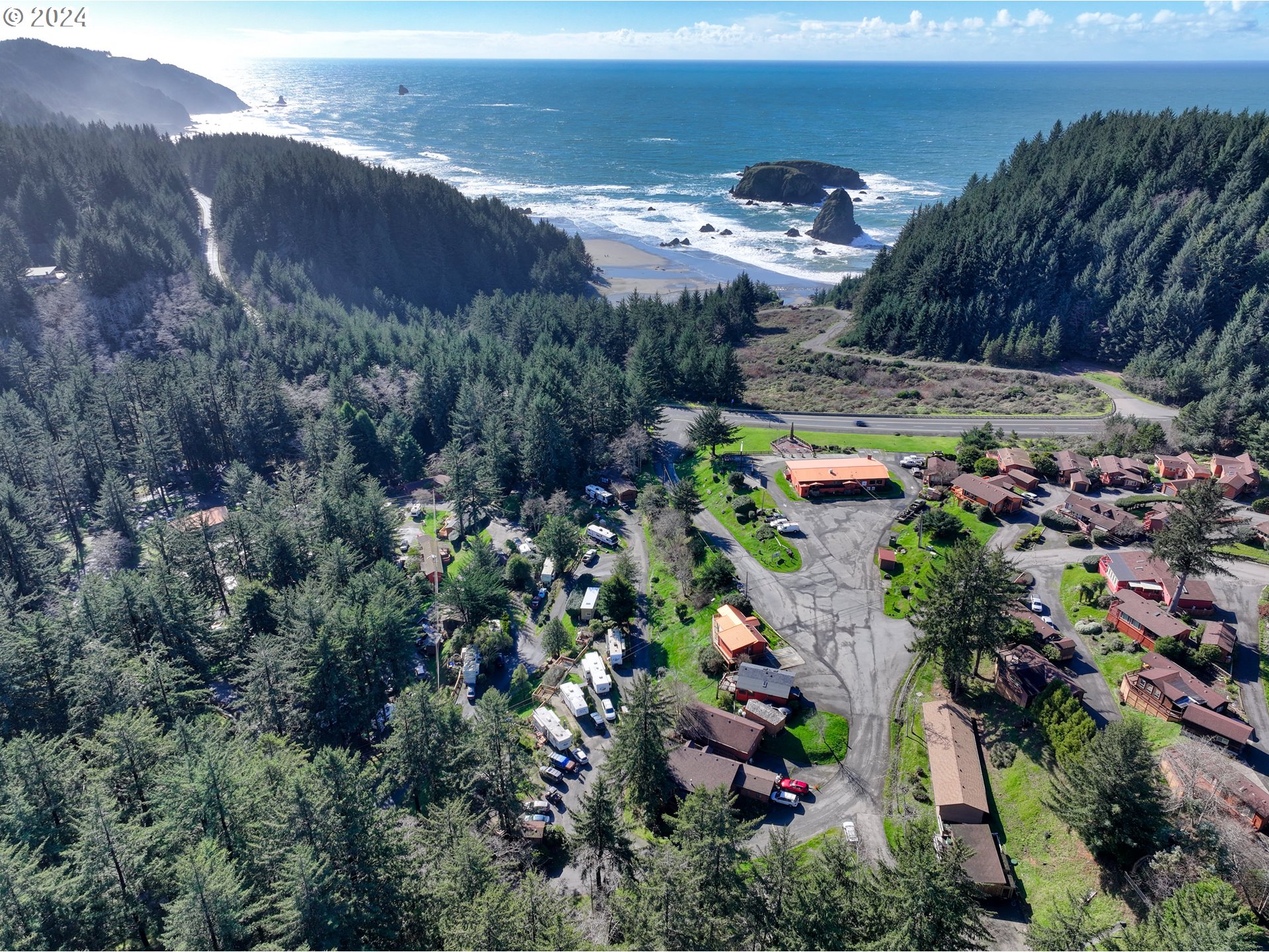 19921 Whaleshead Road, Unit M3 Brookings, OR 97415 - Photo 2 of 37