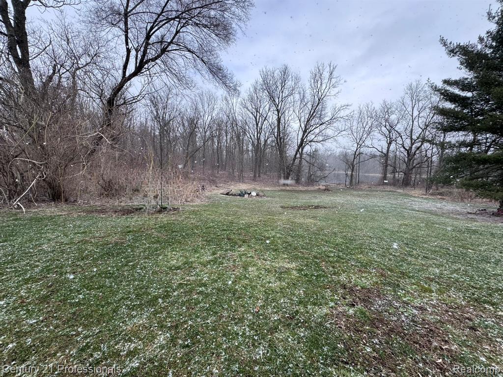 2021 West Rose Center Road Holly, MI 48442 - Photo 7 of 30