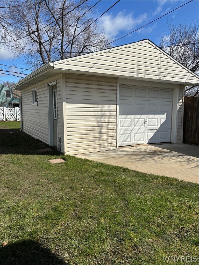 42 Kerr Avenue Tonawanda, NY 14150 - Photo 2 of 15