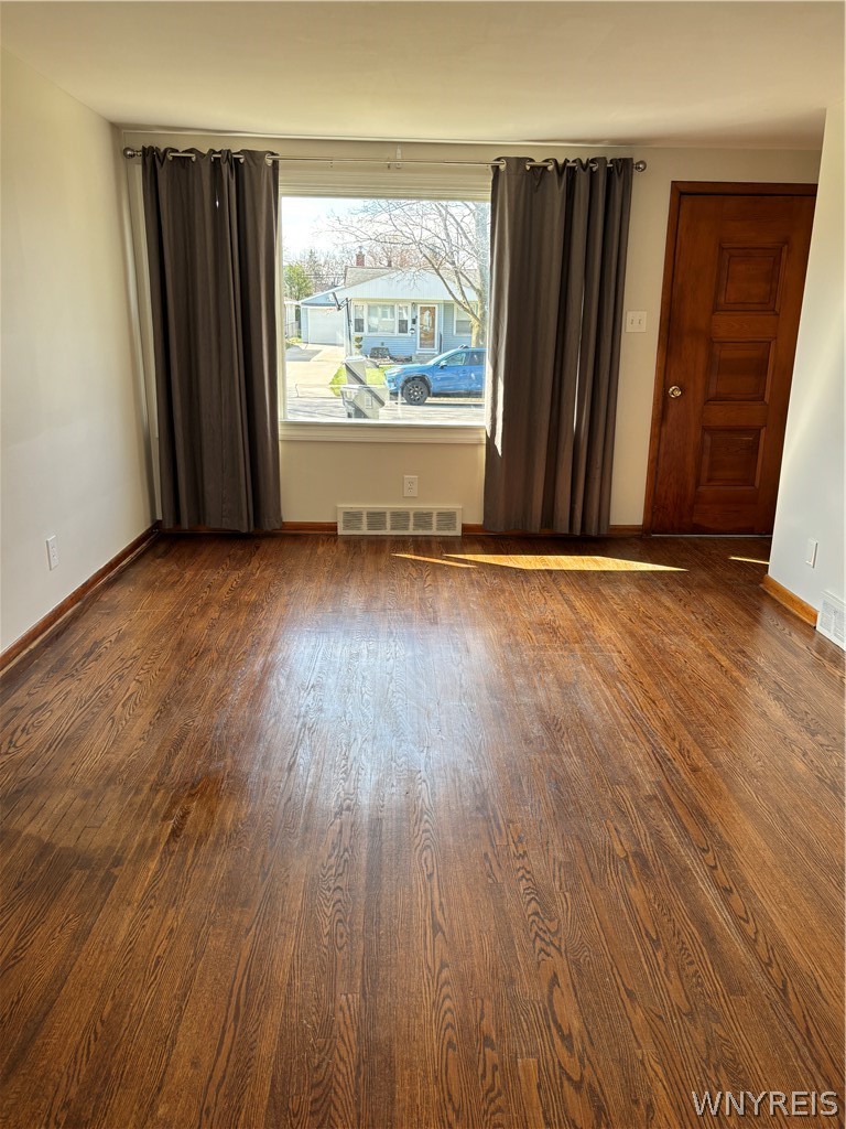42 Kerr Avenue Tonawanda, NY 14150 - Photo 4 of 15