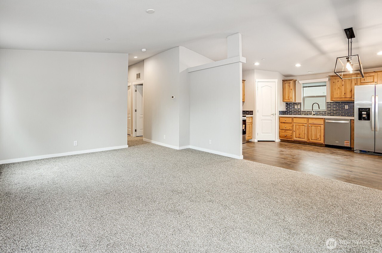 3344 Pine Street Longview, WA 98632 - Photo 3 of 22