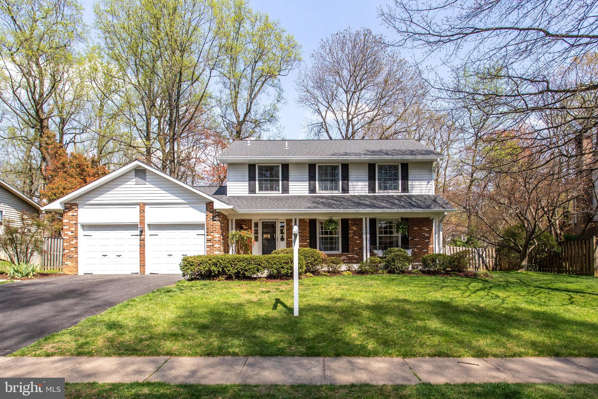 Welcome Home to 2714 Glencroft Road!