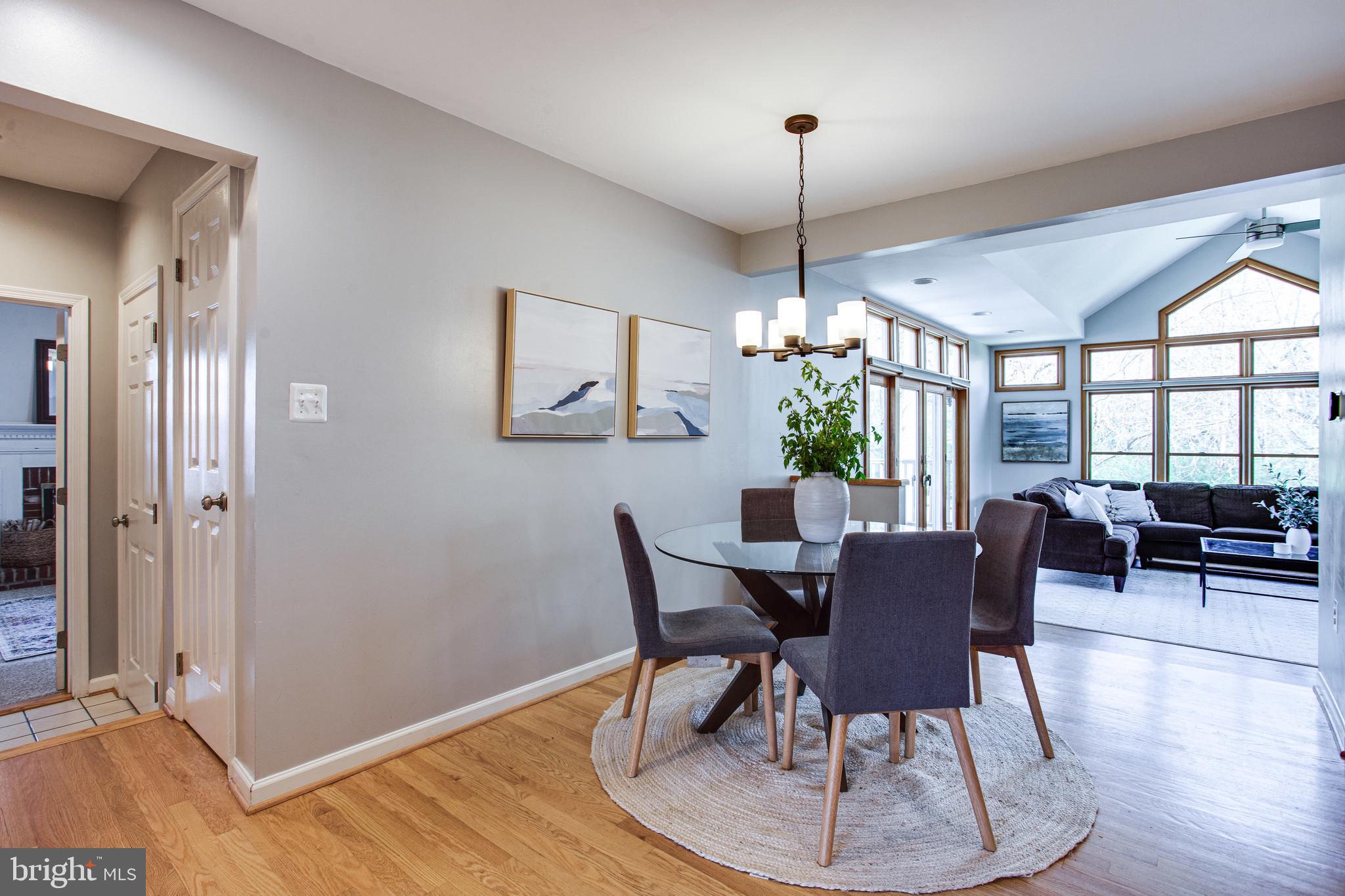 2714 Glencroft Road Vienna, VA 22181 - Photo 12 of 45 Eat-In Space Off Great Room