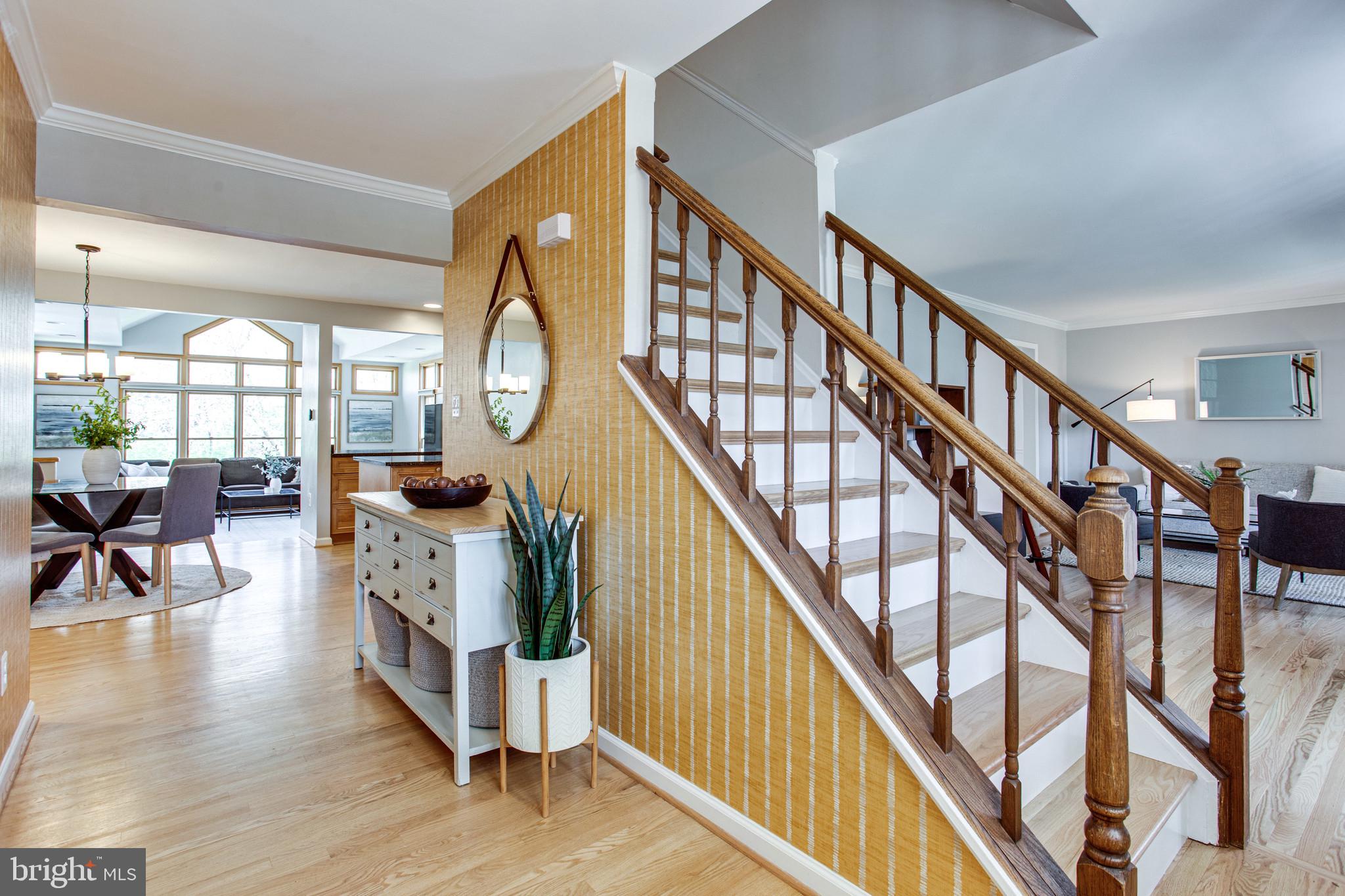 2714 Glencroft Road Vienna, VA 22181 - Photo 19 of 45 Large Foyer