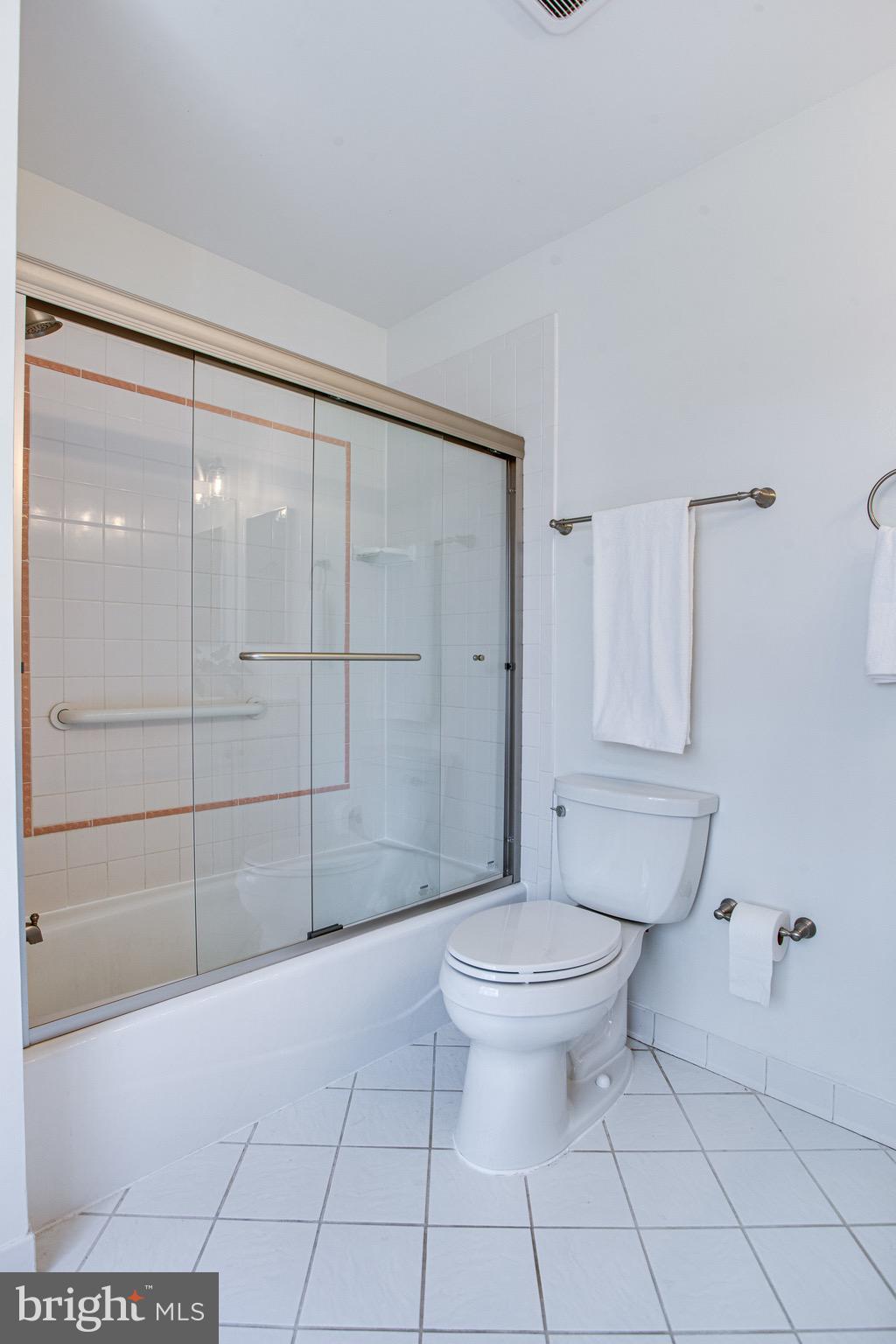 2714 Glencroft Road Vienna, VA 22181 - Photo 30 of 45 Owner's Bath