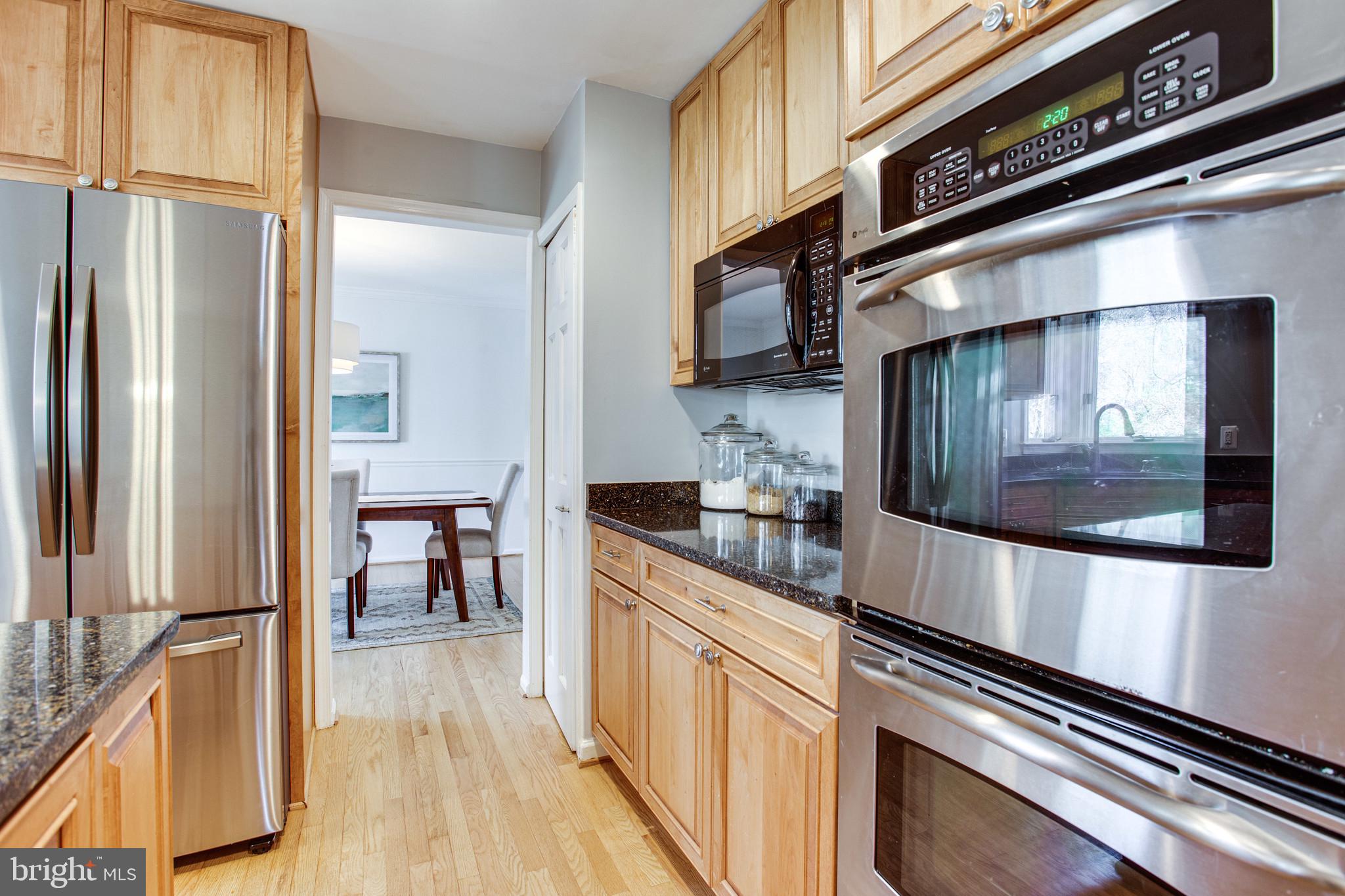 2714 Glencroft Road Vienna, VA 22181 - Photo 5 of 45 New Stainless Steel Appliances