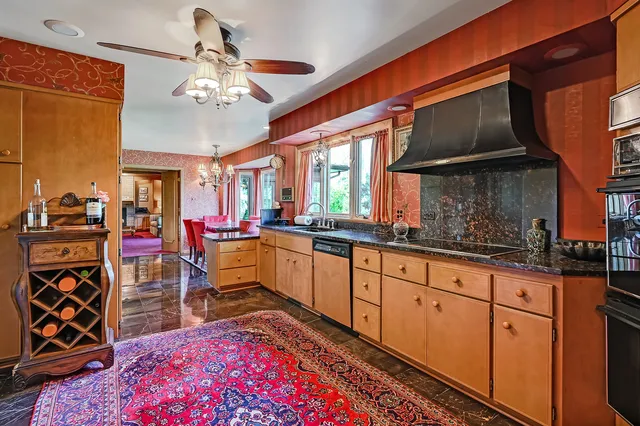 $1,100,000 | 107 Stirrup Lane, Burr Ridge, IL 60527