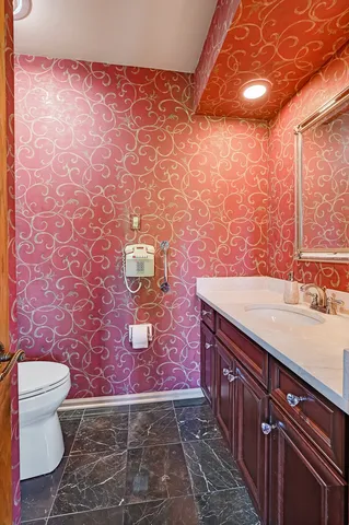 $1,100,000 | 107 Stirrup Lane, Burr Ridge, IL 60527