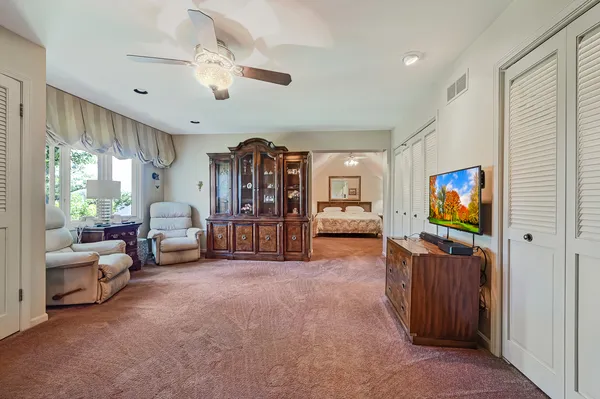 $999,000 | 107 Stirrup Lane, Burr Ridge, IL 60527