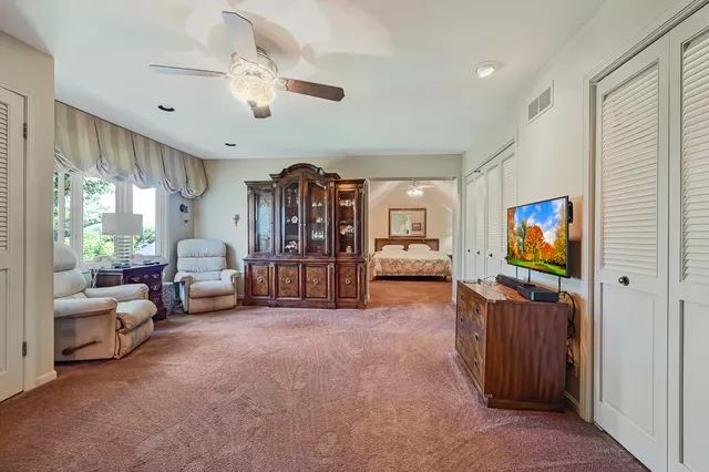 $1,100,000 | 107 Stirrup Lane, Burr Ridge, IL 60527