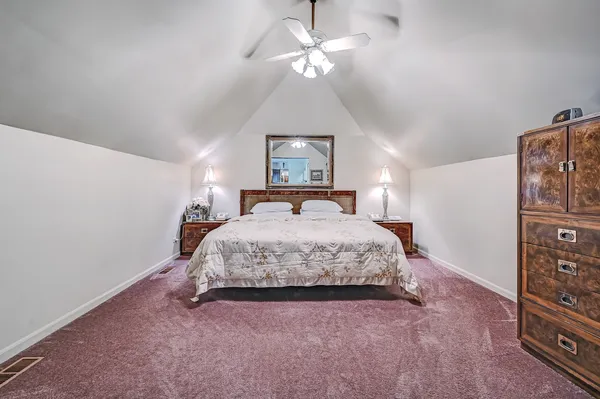 $999,000 | 107 Stirrup Lane, Burr Ridge, IL 60527