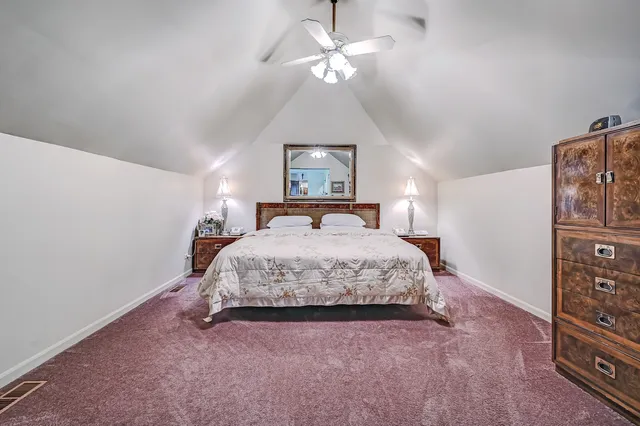 $1,100,000 | 107 Stirrup Lane, Burr Ridge, IL 60527