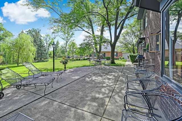 $1,100,000 | 107 Stirrup Lane, Burr Ridge, IL 60527