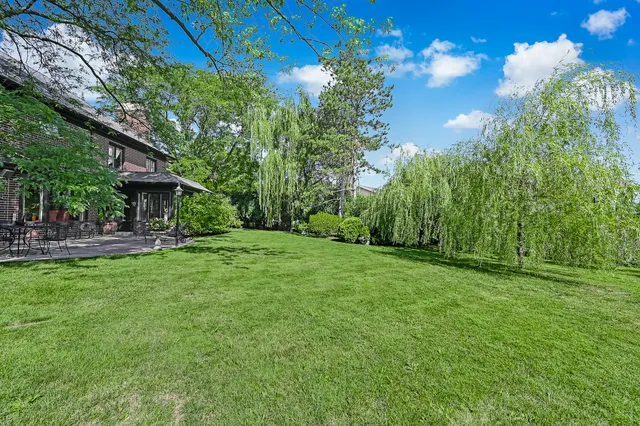 $1,100,000 | 107 Stirrup Lane, Burr Ridge, IL 60527