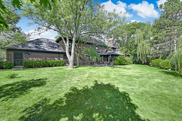 $1,100,000 | 107 Stirrup Lane, Burr Ridge, IL 60527