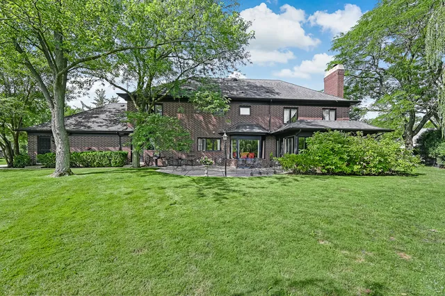 $1,100,000 | 107 Stirrup Lane, Burr Ridge, IL 60527
