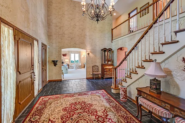 $999,000 | 107 Stirrup Lane, Burr Ridge, IL 60527