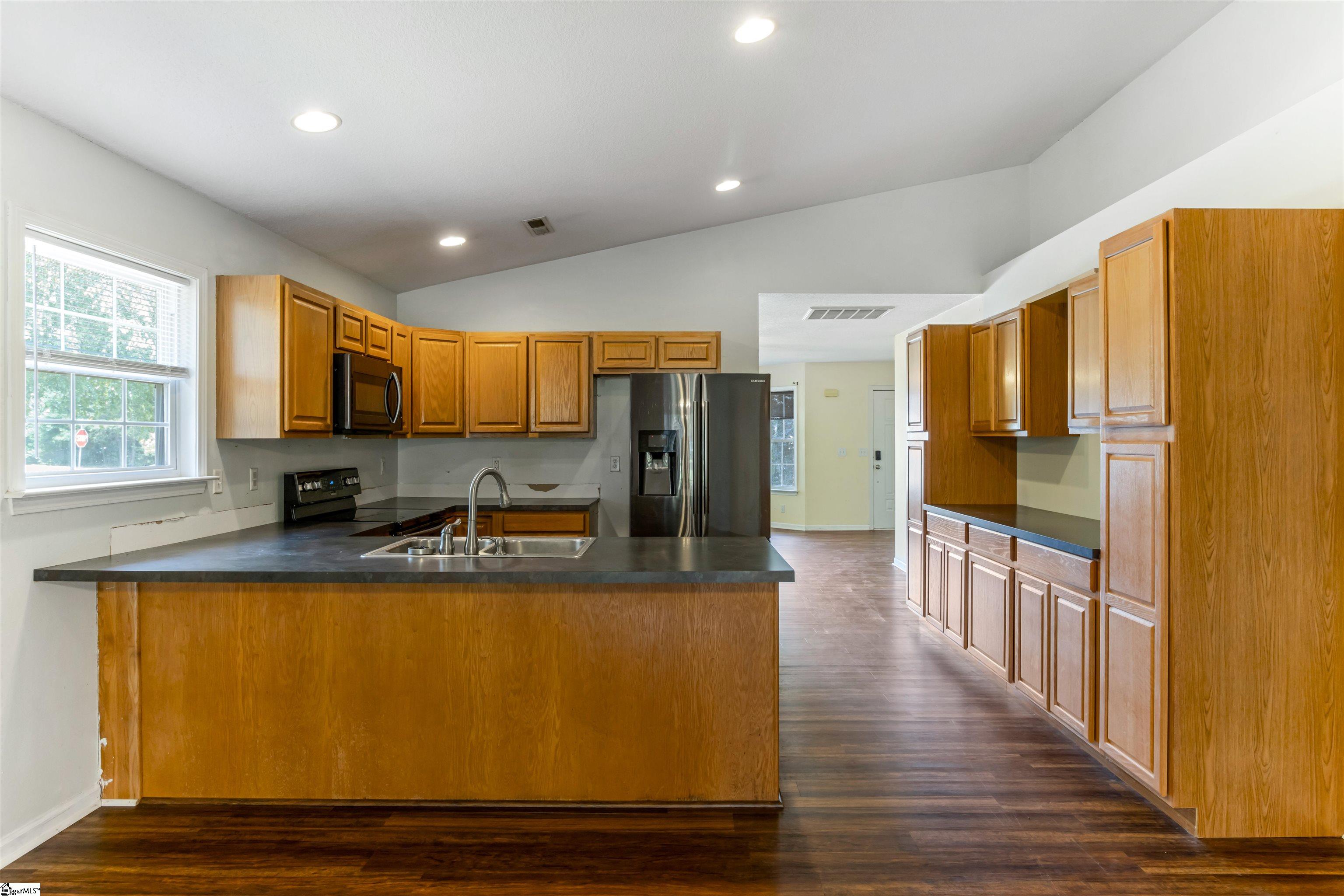 400 Panther Court Greer, SC 29651 - Photo 9 of 34