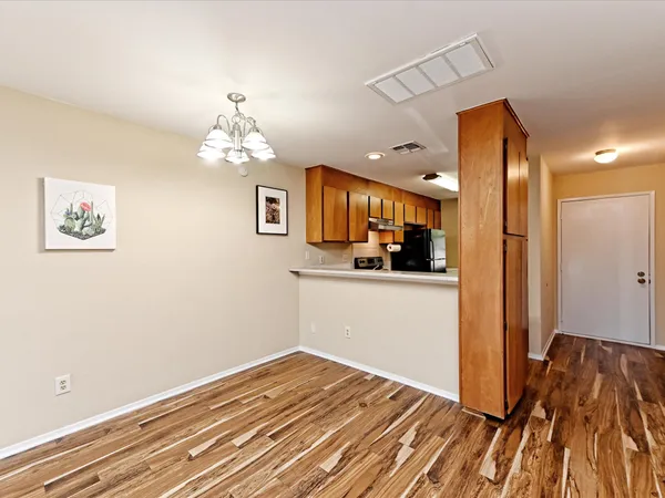 $1,800 | 7122 Wood Hollow Drive, Unit 51, Austin, TX 78731