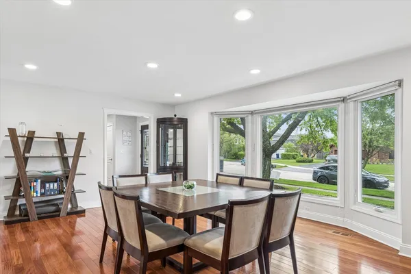 $979,900 | 4115 Bristol Court, Northbrook, IL 60062