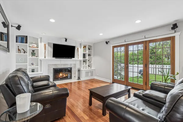 $979,900 | 4115 Bristol Court, Northbrook, IL 60062