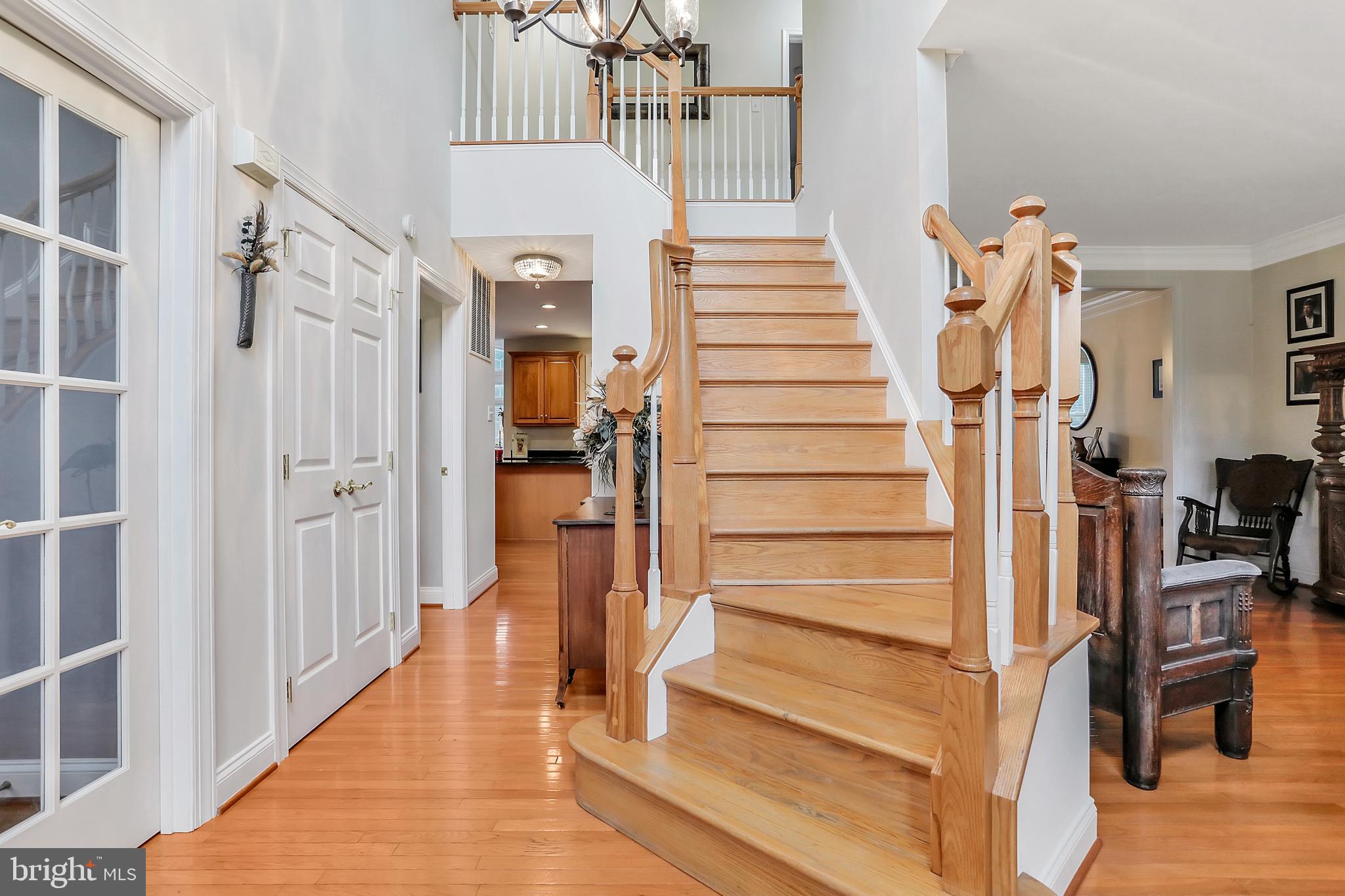 9404 Stottlemeyer Road Boonsboro, MD 21713 - Photo 22 of 81 Over-Sized Foyer; Hardwood Floors, Bright!!