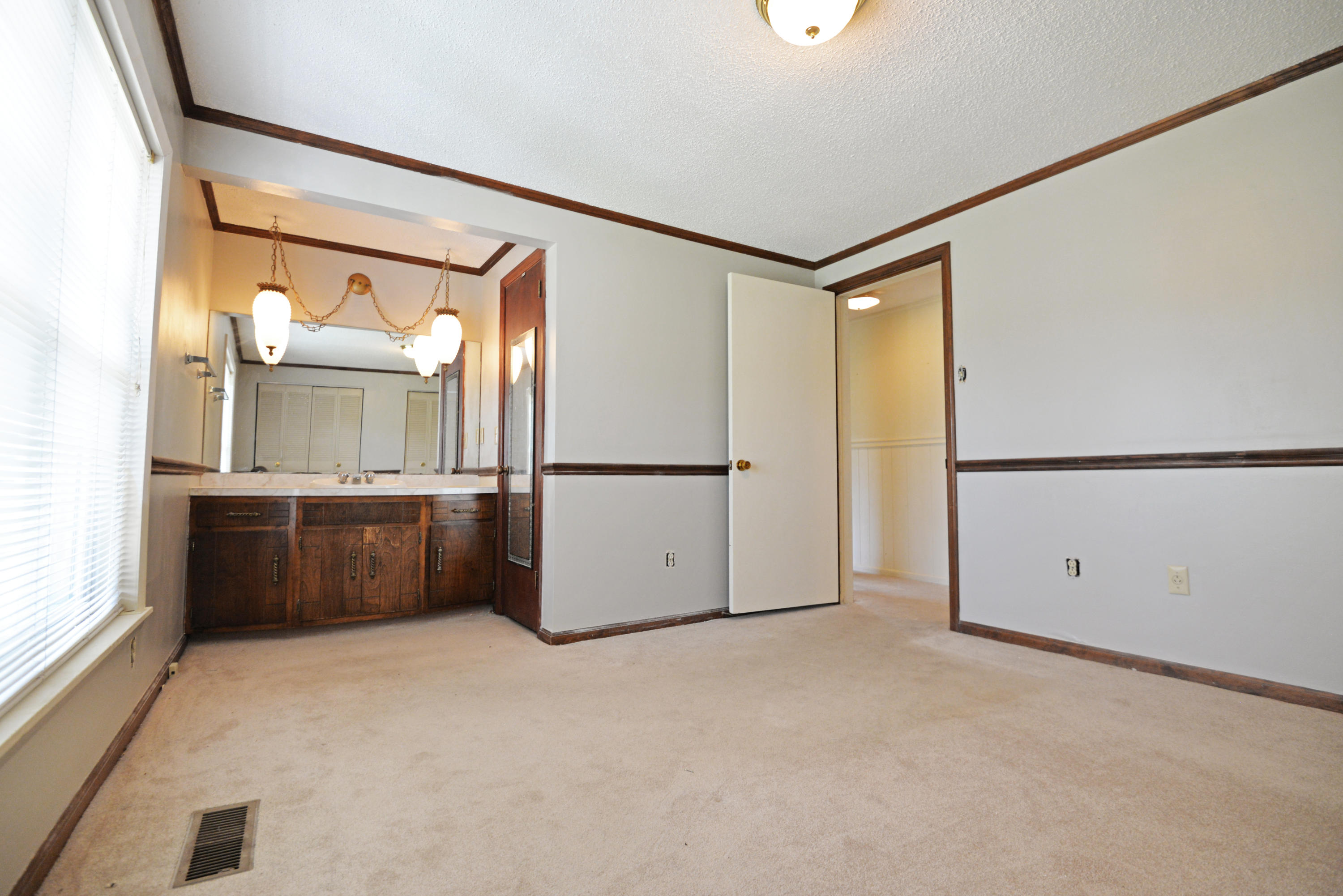892 Red Clay Road Cleveland, TN 37311 - Photo 20 of 47 Middle bedroom view 2