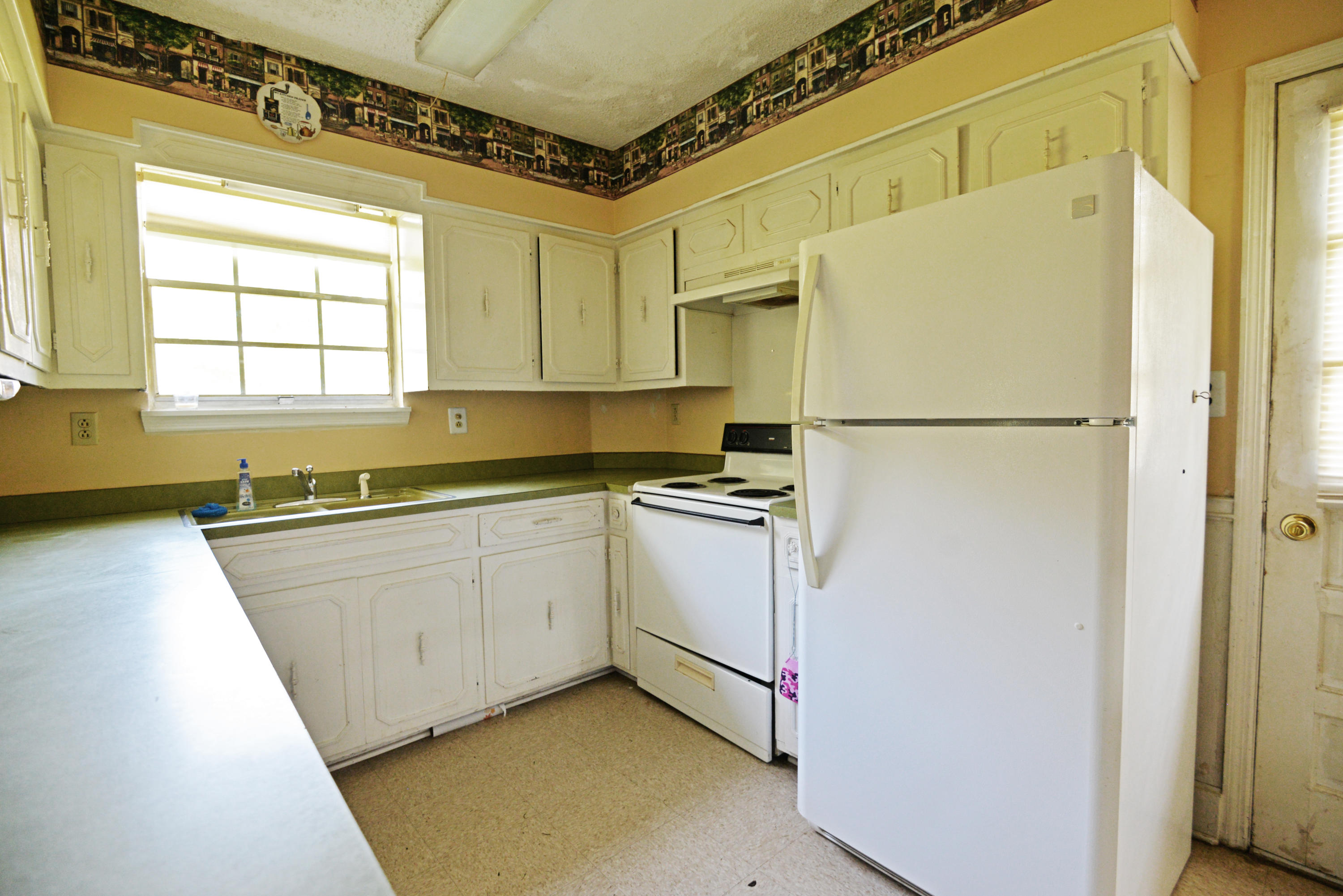 892 Red Clay Road Cleveland, TN 37311 - Photo 34 of 47 Guest house kitchen