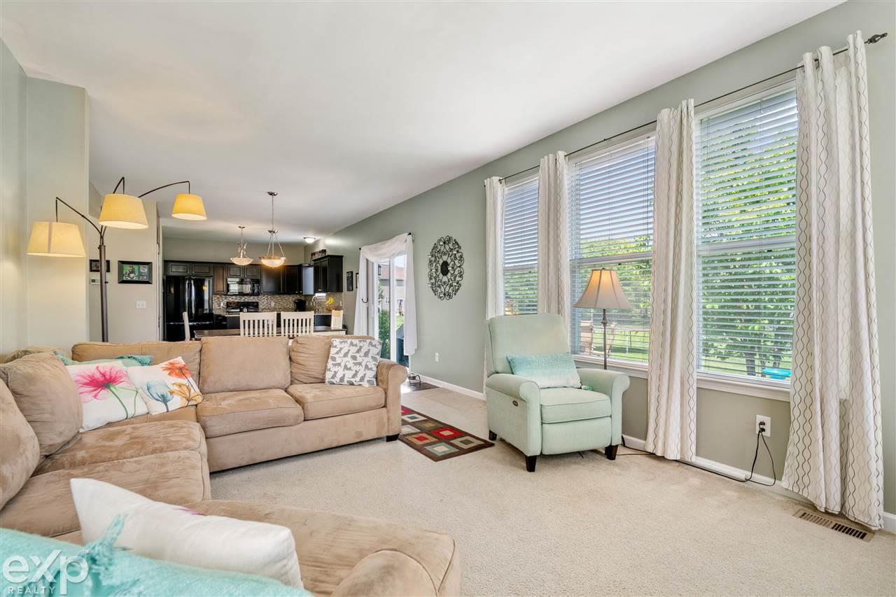 47388 Gloede Road Macomb, MI 48044 - Photo 7 of 41 50076499-6.JPG