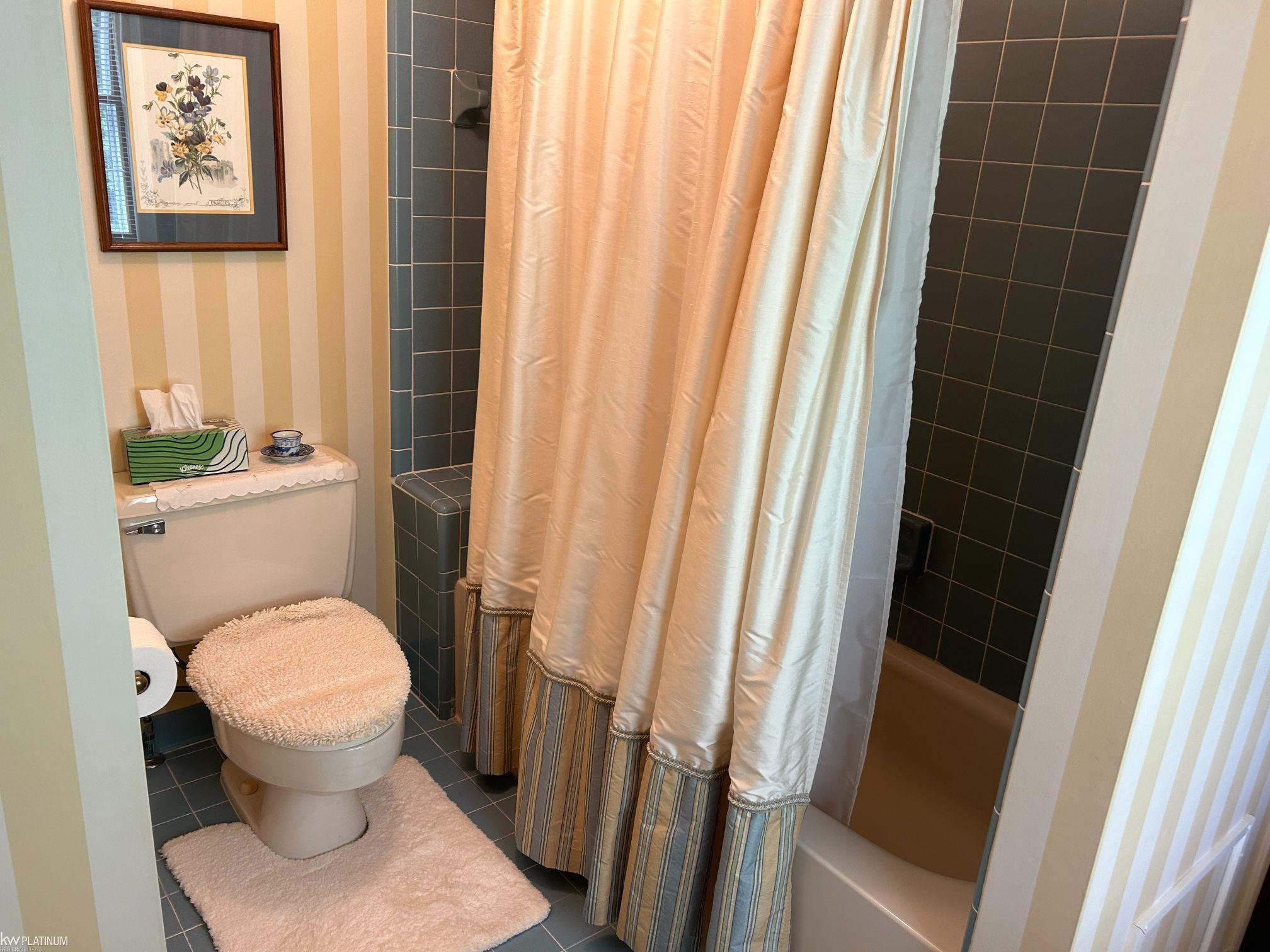 8085 Schneider Road Manchester, MI 48158 - Photo 34 of 48 50113891-33.JPG
