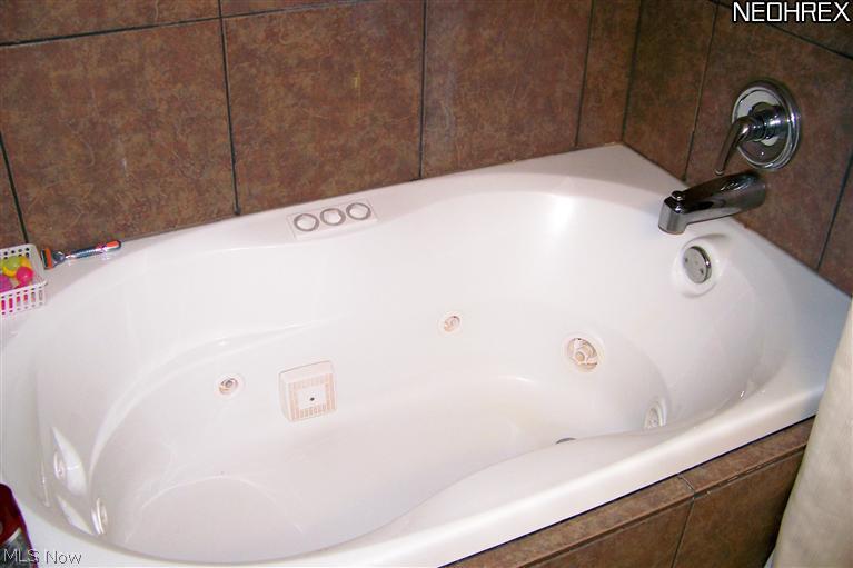 4655 Manchester Road Akron, OH 44319 - Photo 19 of 25 Gallery Image 19